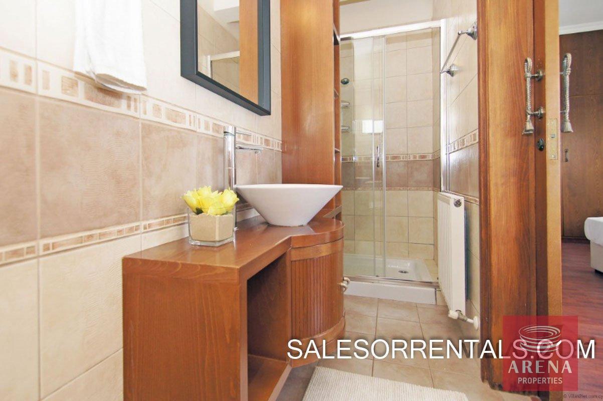 15-6-BED-villa-in-paralimni-5449