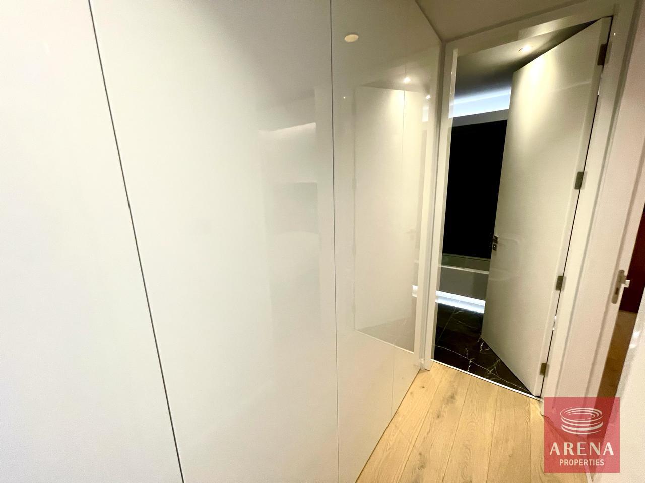 15-APT-LARNACA-4923-1