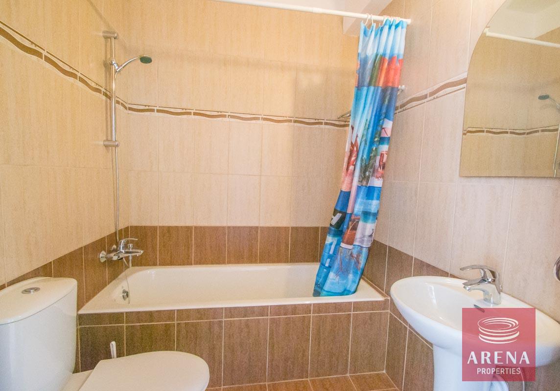 15-apartments-for-sale-in-paralimni-bathroom-5326