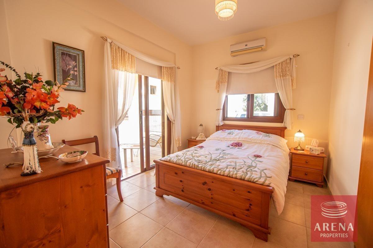 15-bungalow-in-liopetri-2