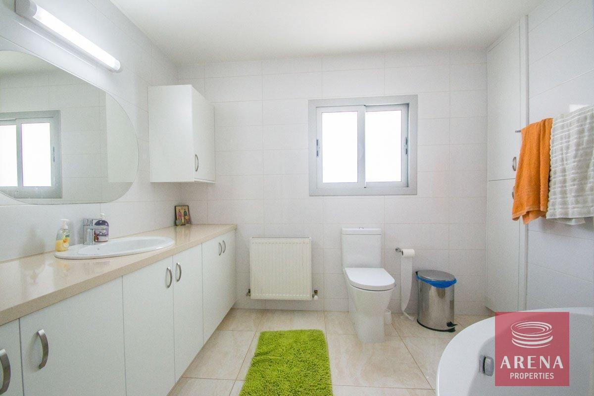 15-villa-4bed-frenaros-3932