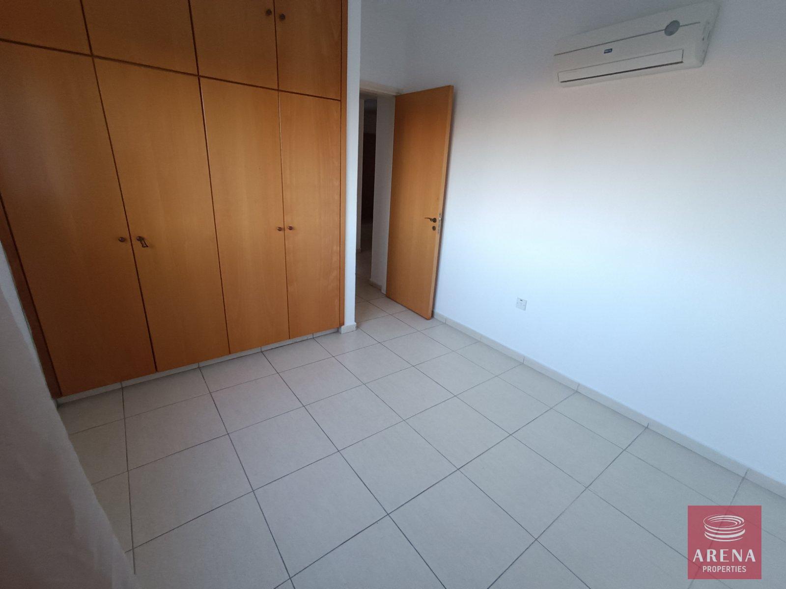 16-3-BED-APT-LARNACA-8847