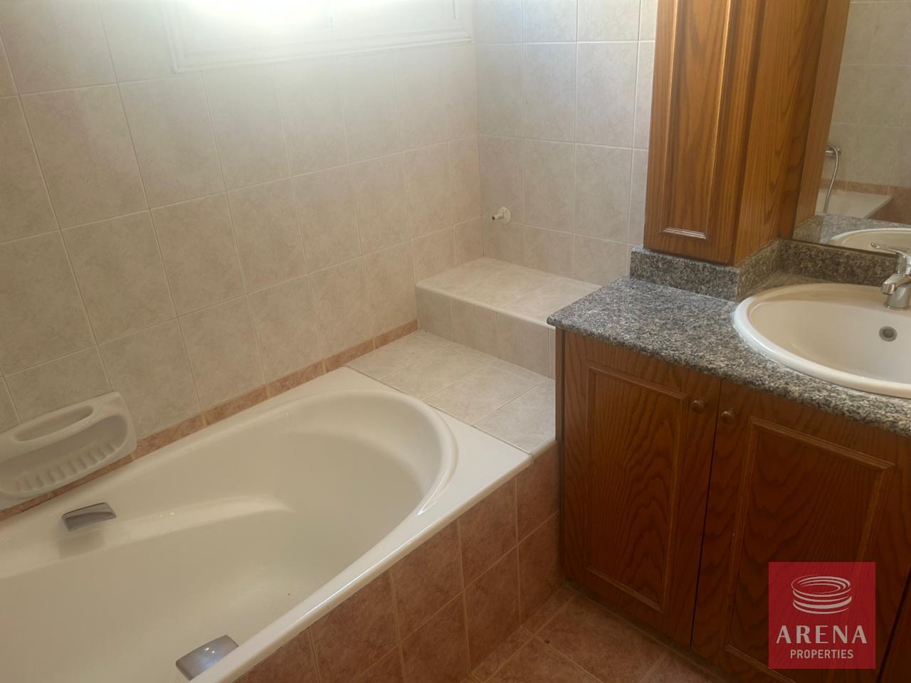 16-3-BED-HOUSE-IN-KRASA-7678