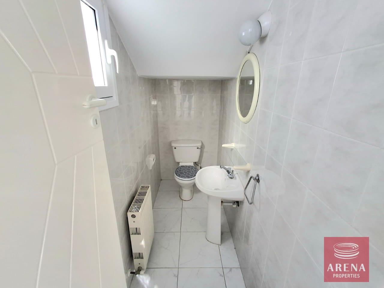 16-3-BED-VILLA-ARADIPPOU-9115