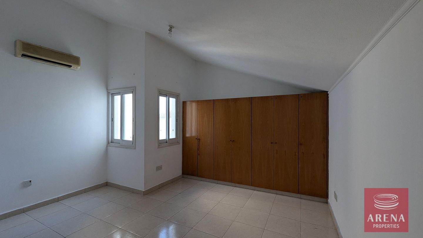 16-3-bed-apt-makenzy-8773