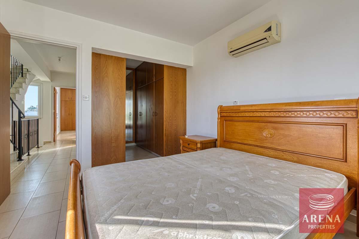 16-3-bed-th-for-sale-in-Paralimni-5880