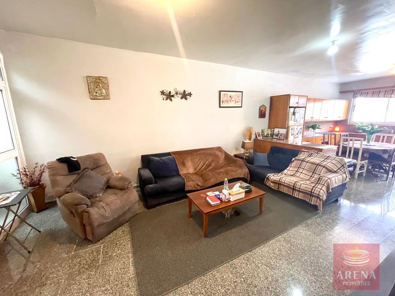 16-4-BED-VILLA-ARADIPPOU-9443