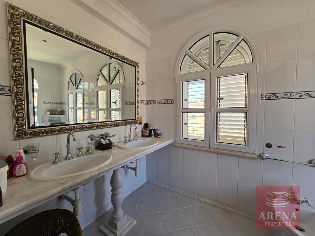 16-4-BED-VILLA-CAPE-GRECO-8275-2