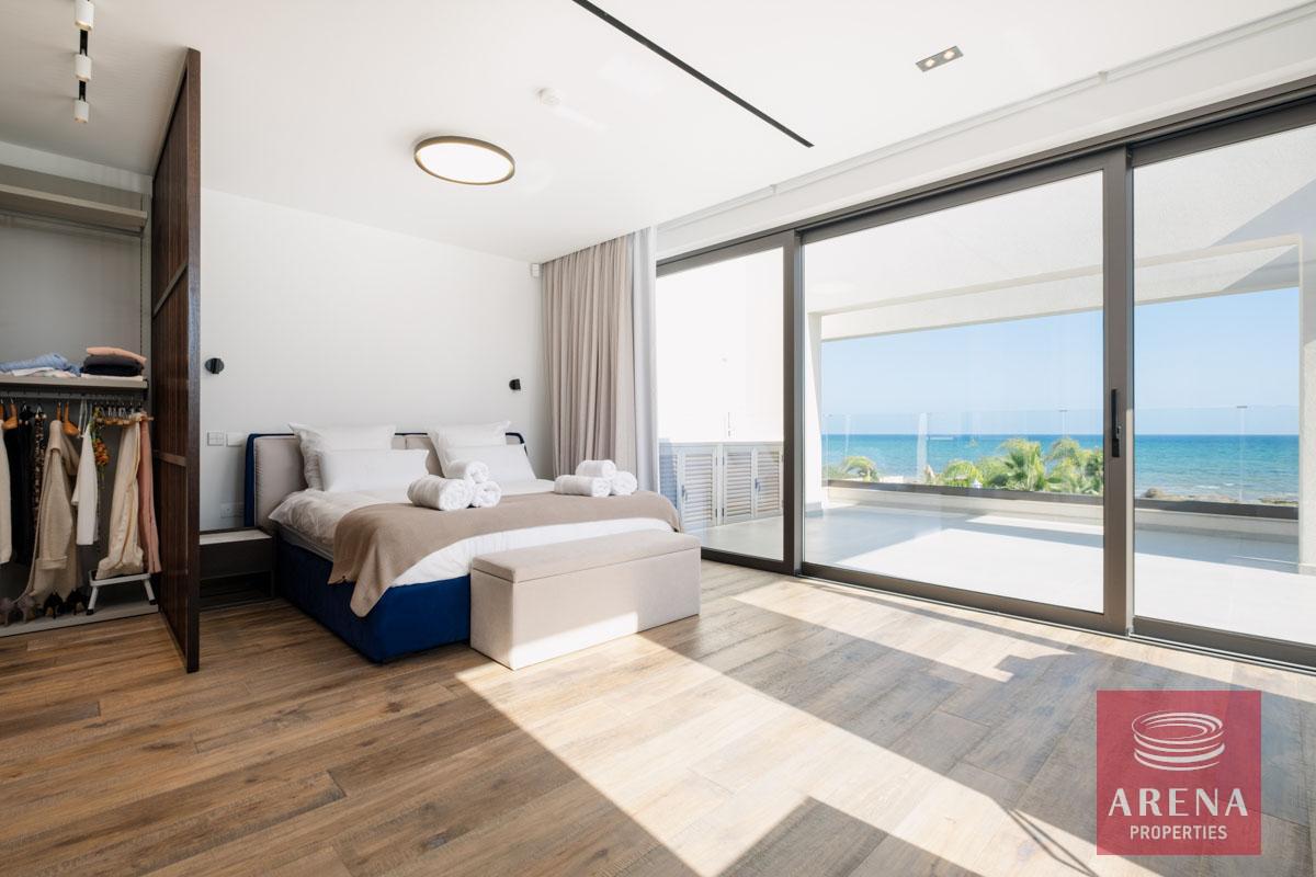 16-4-BED-VILLA-IN-AYIA-THEKLA-8950