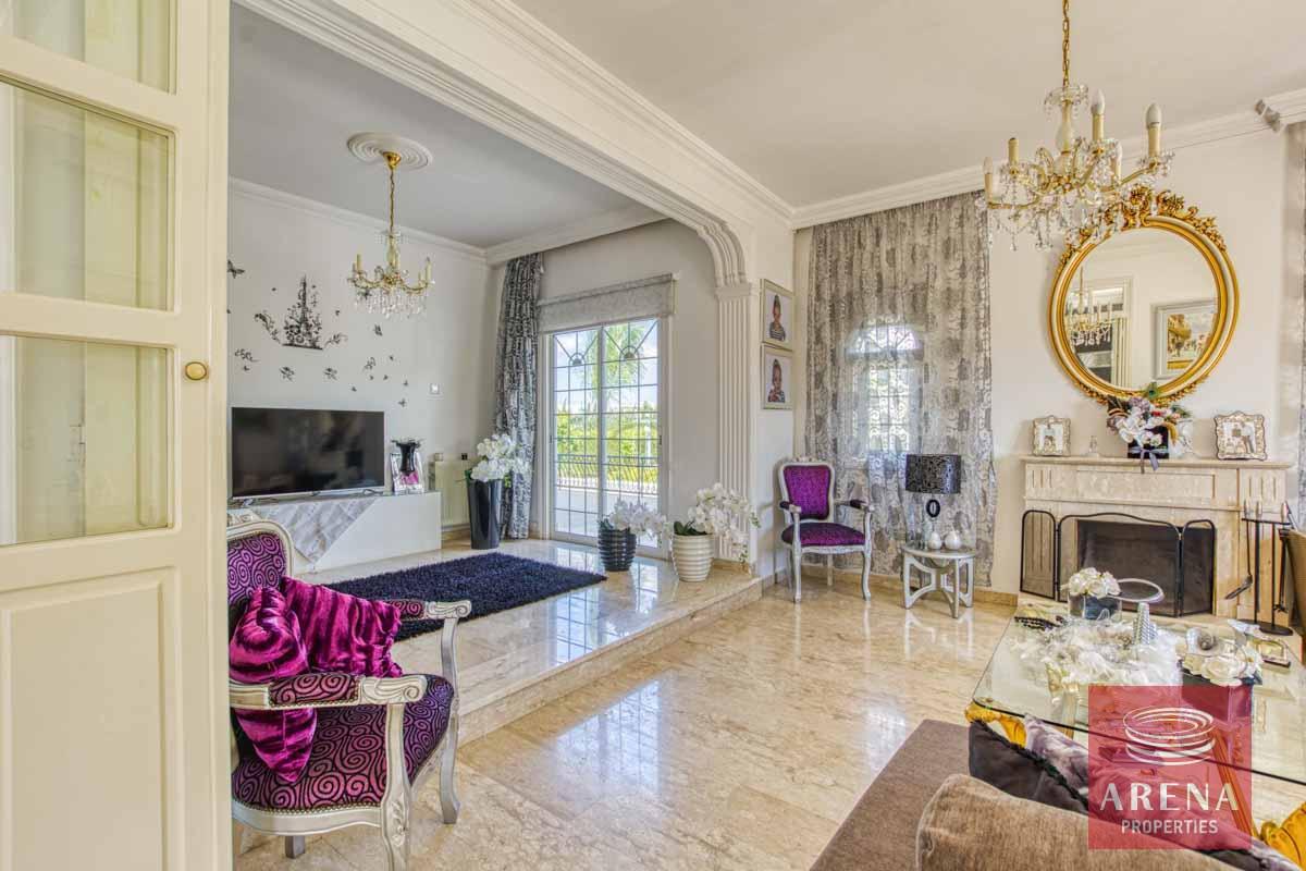 16-4-BED-VILLA-IN-PARALIMNI-6092-2