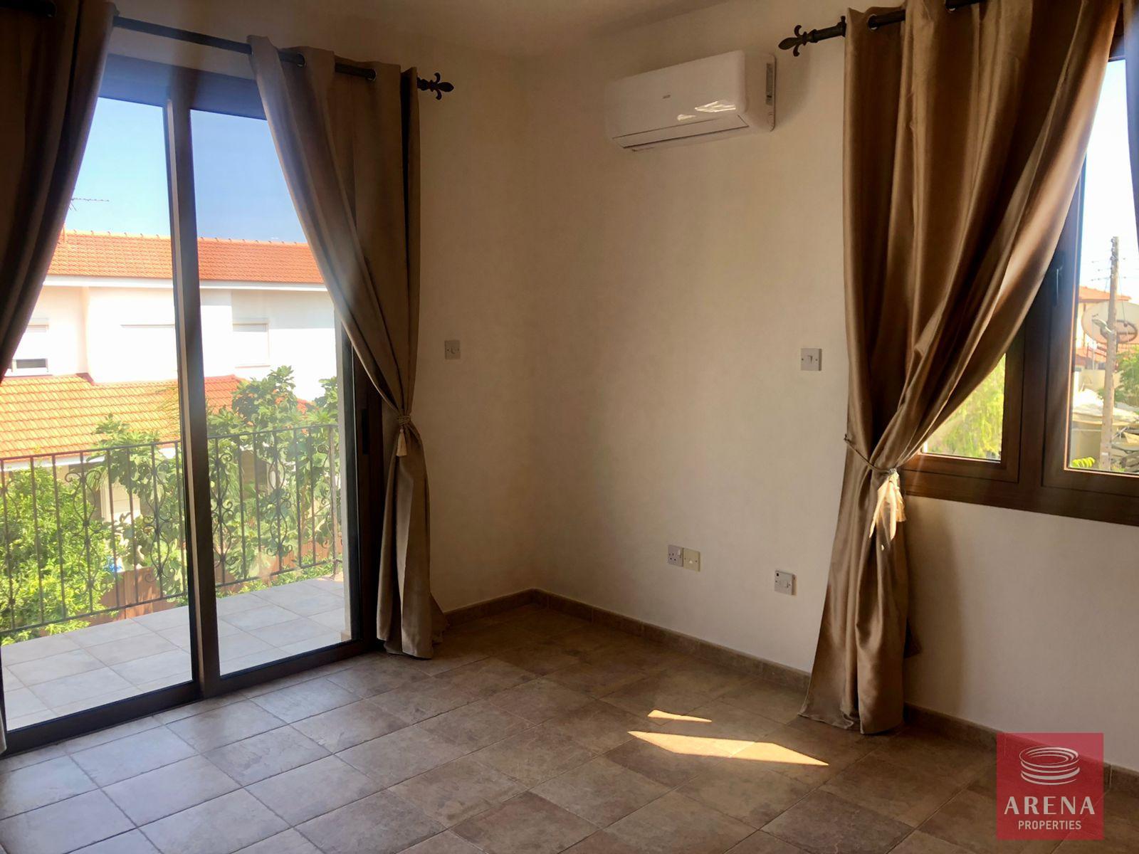 16-4-BED-VILLA-IN-PYLA-8300-1