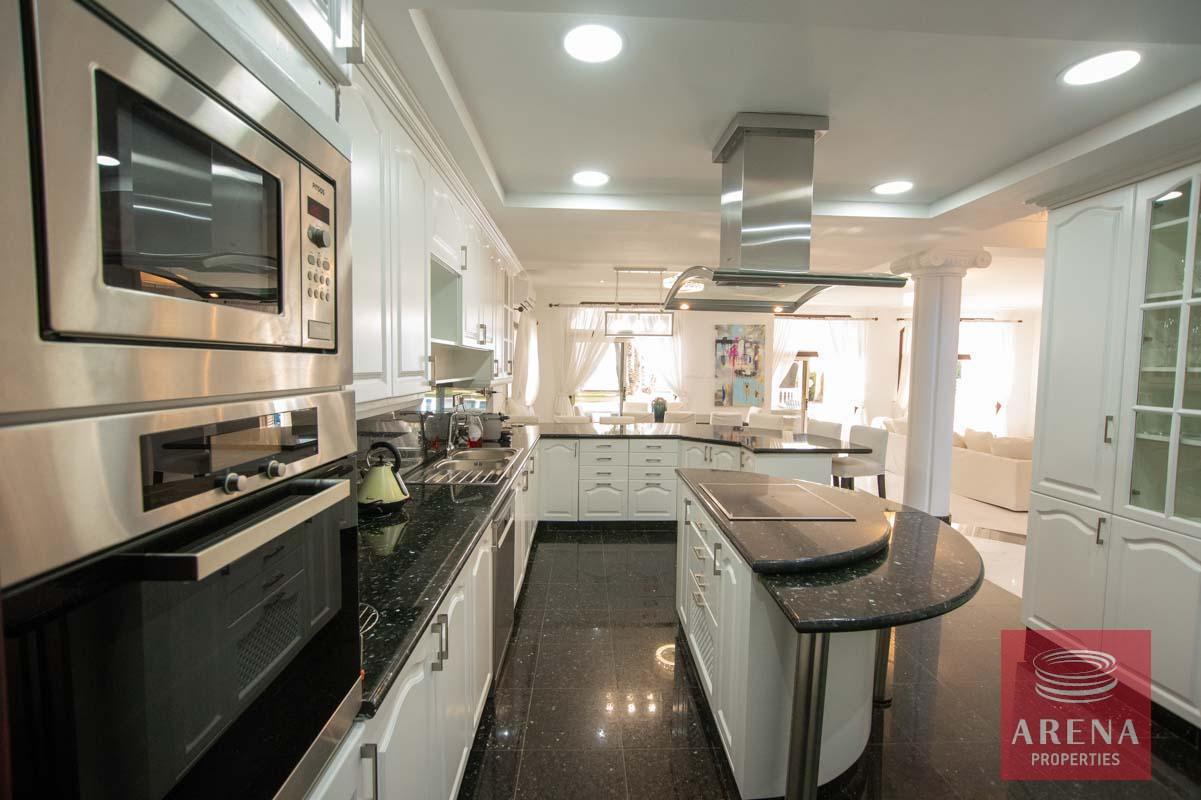 16-5-BED-VILLA-FOR-RENT-IN-PERVOLIA-5979-2