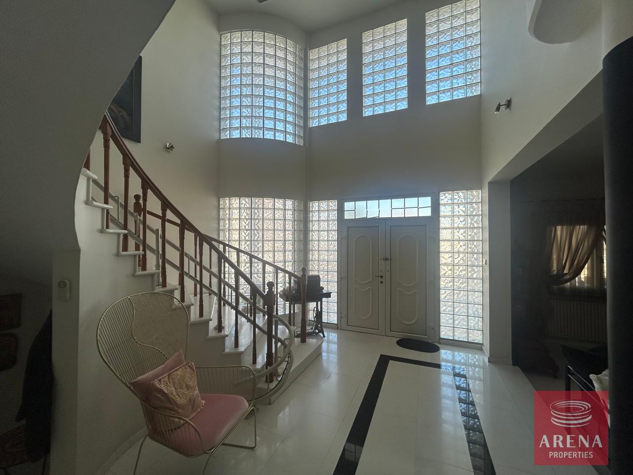 16-5-BED-VILLA-IN-LARNACA-8878