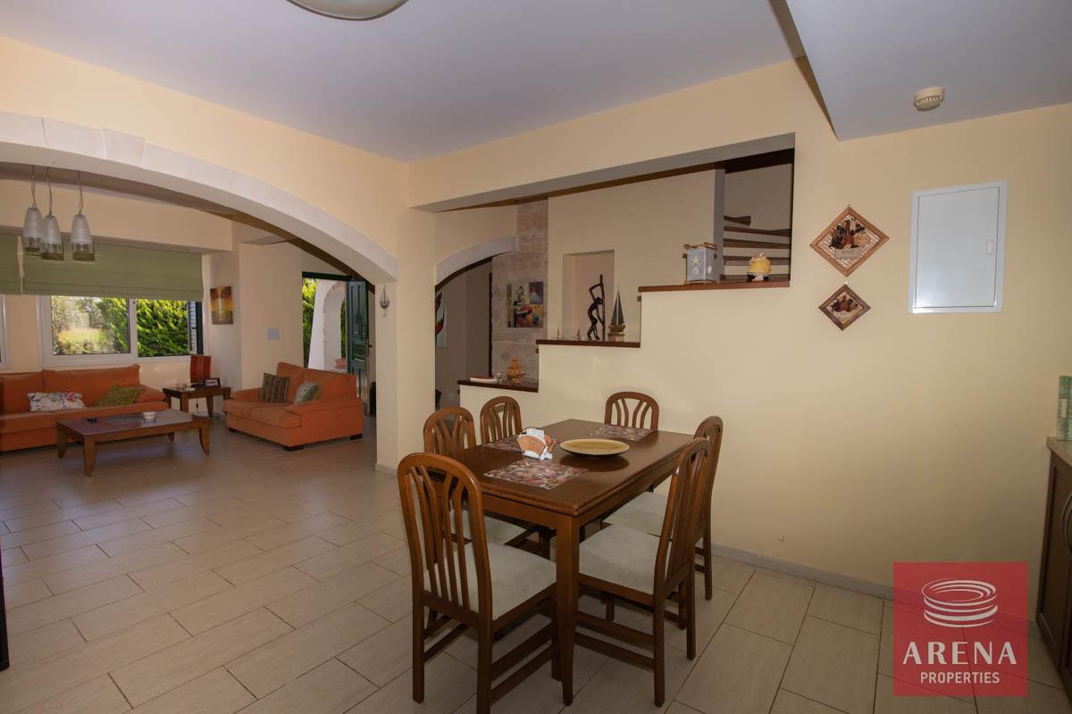 16-5-bed-villa-in-Paralimni-6482