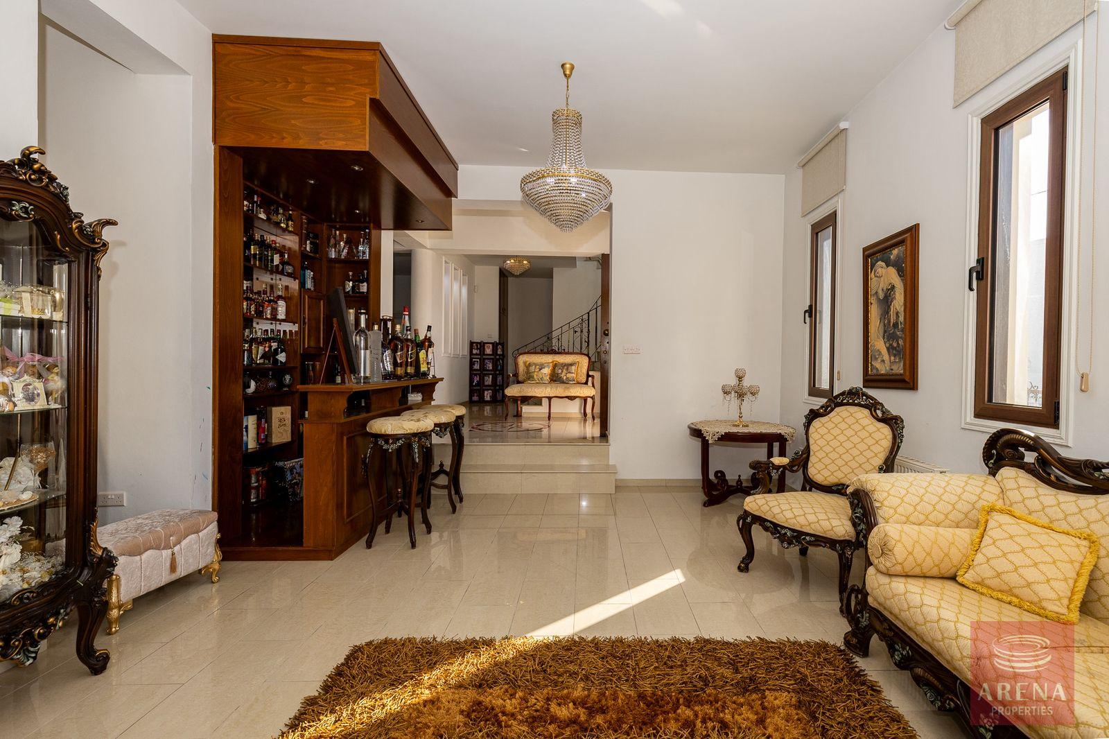16-5-bed-villa-kiti-10152-5