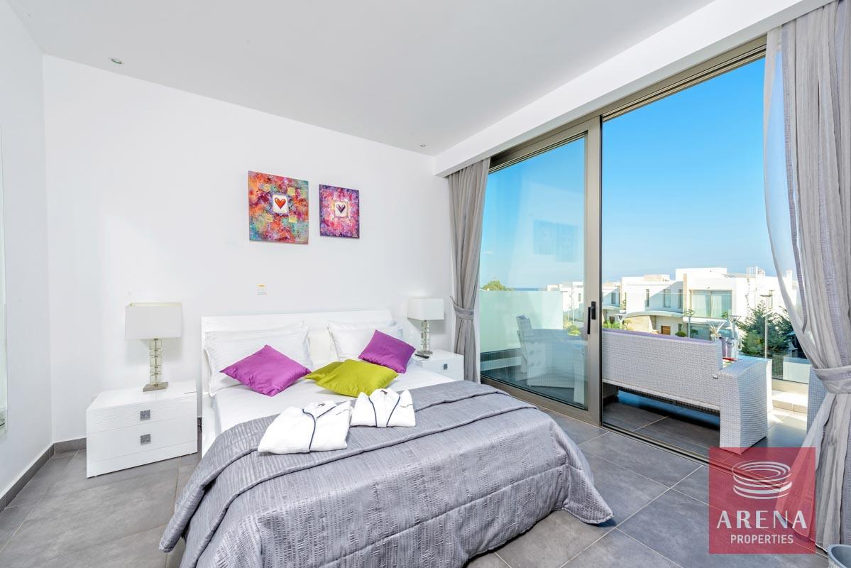 16-6-BED-VILLA-PROARAS-8444