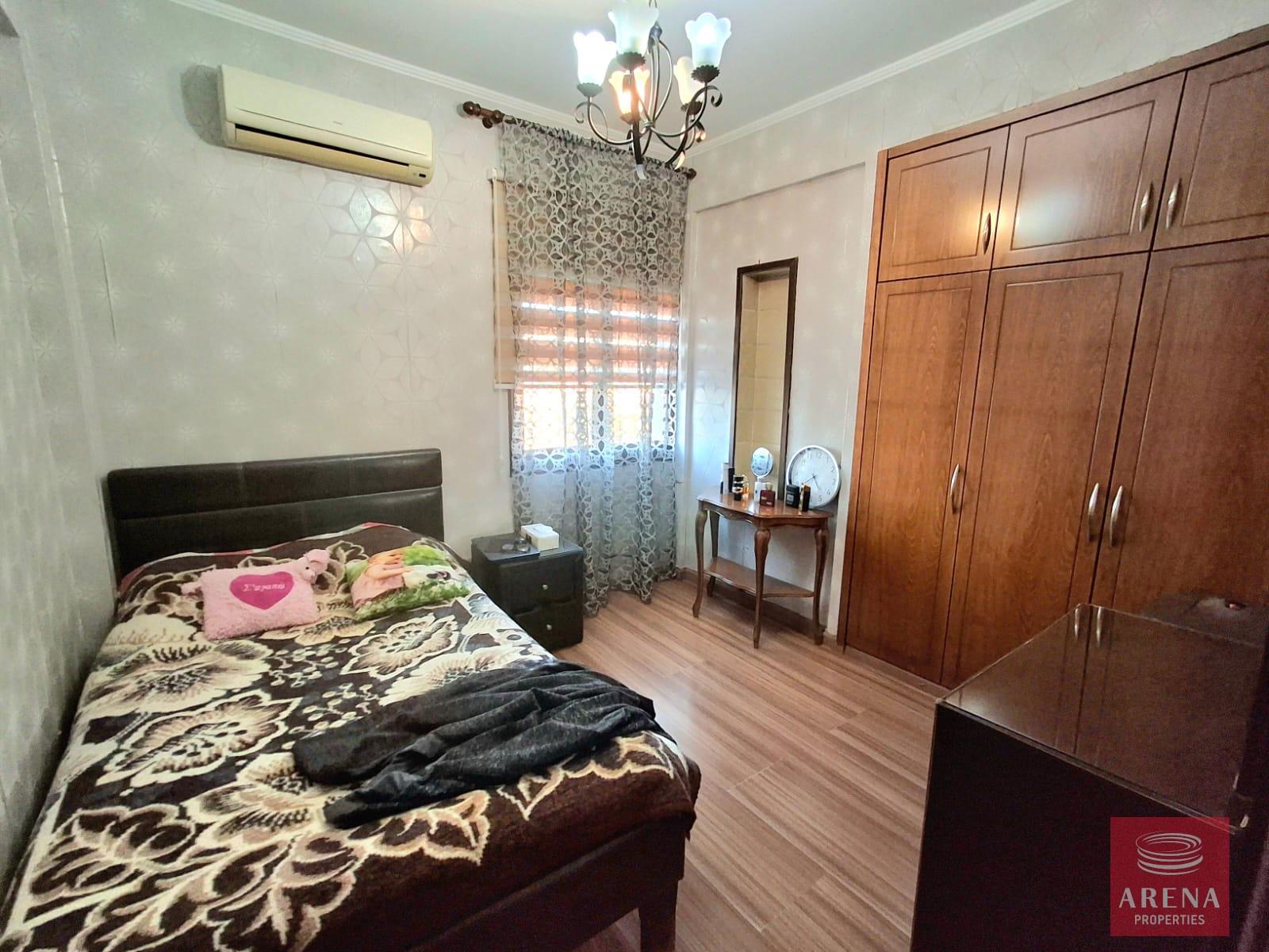 16-APT-IN-LARNACA-9173