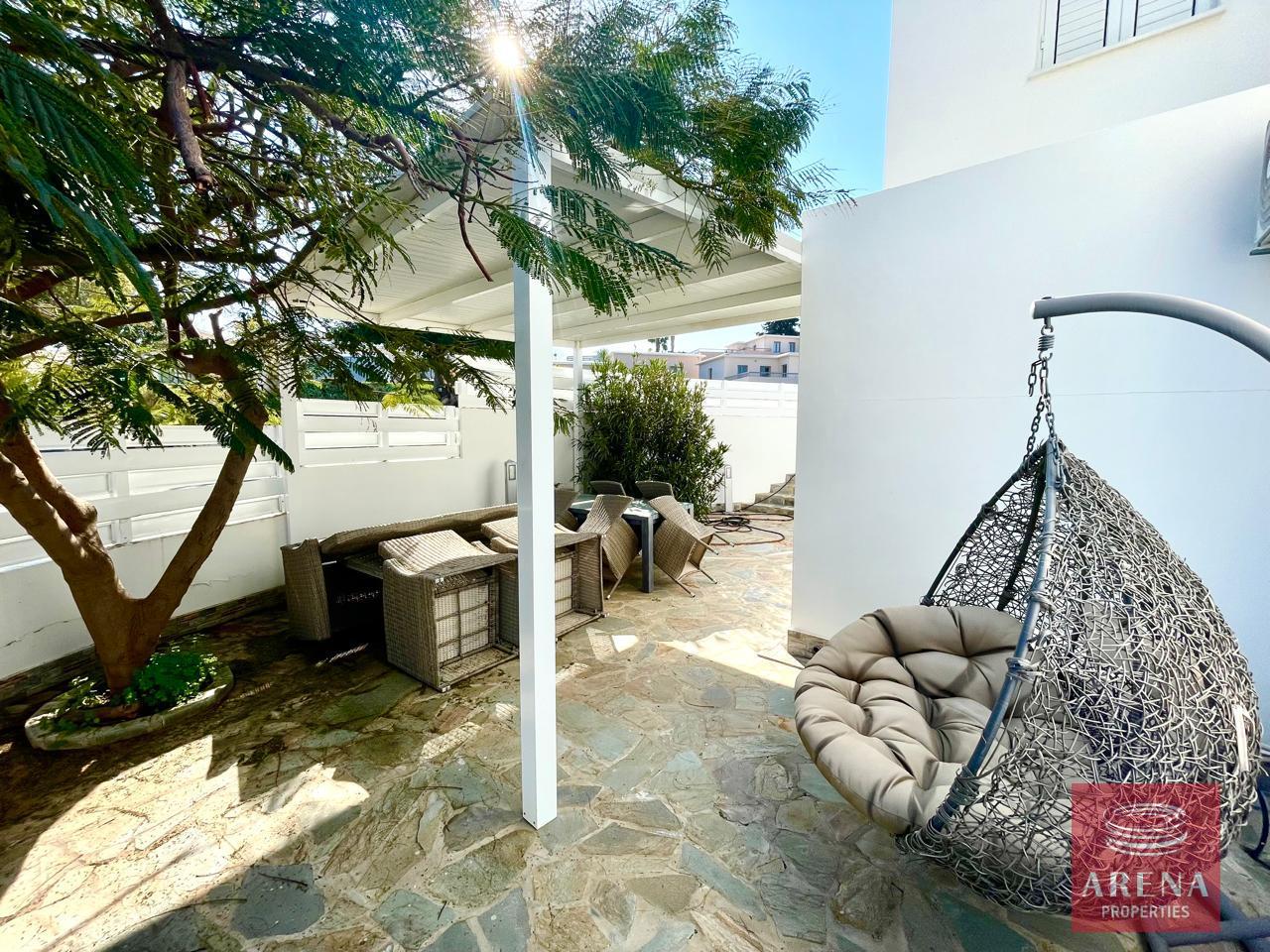 16-APT-IN-PROTARAS-9256