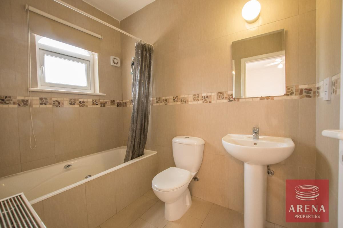 16-BUNGALOW-IN-AYIA-THEKLA