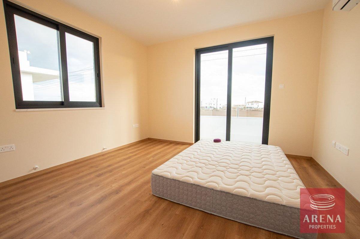 16-VILLA-FOR-RENT-LIVADIA-5473-1