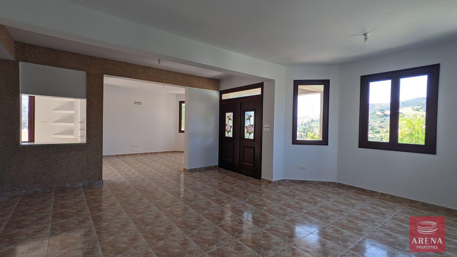 16-VILLA-IN-AYIA-ANNA-8174