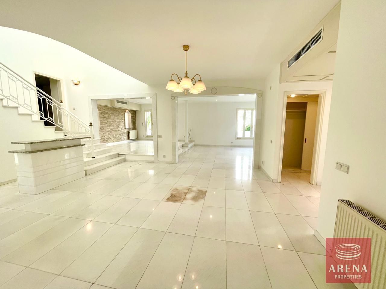 16-VILLA-IN-STROVOLOS-8730