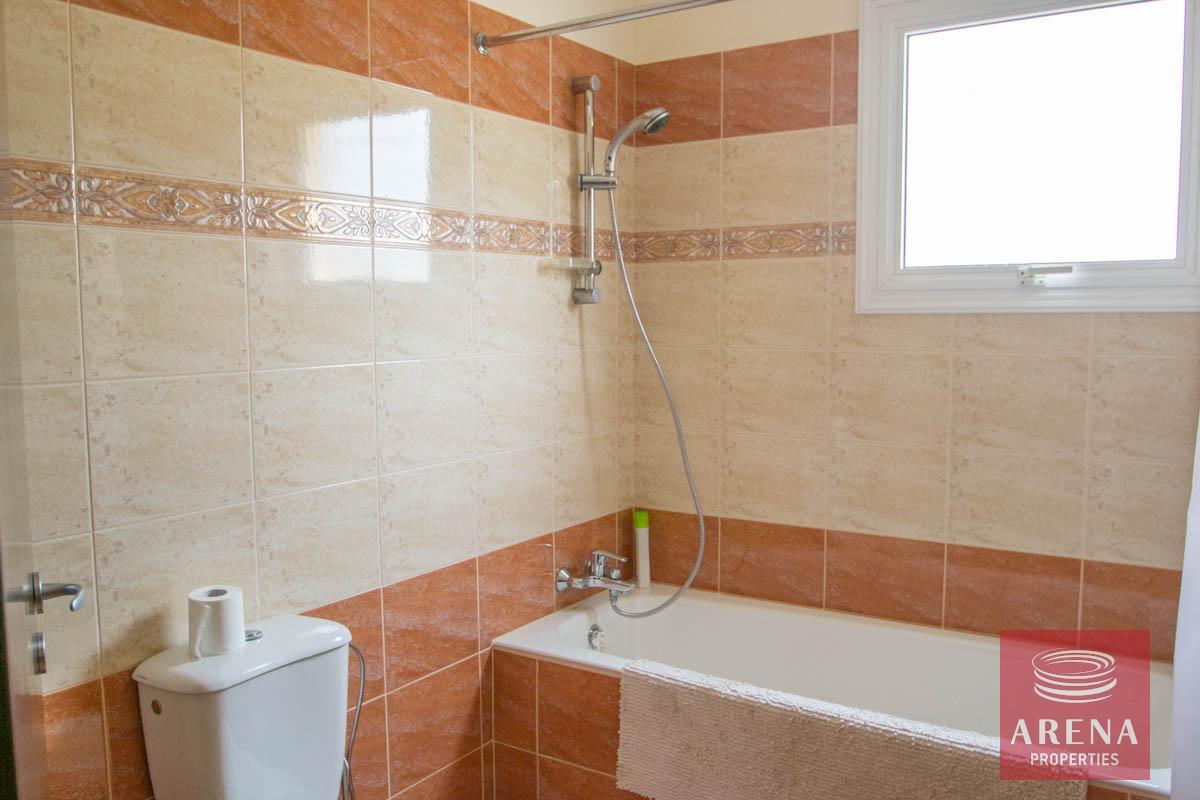 16-apt-for-rent-paralimni-5116-1