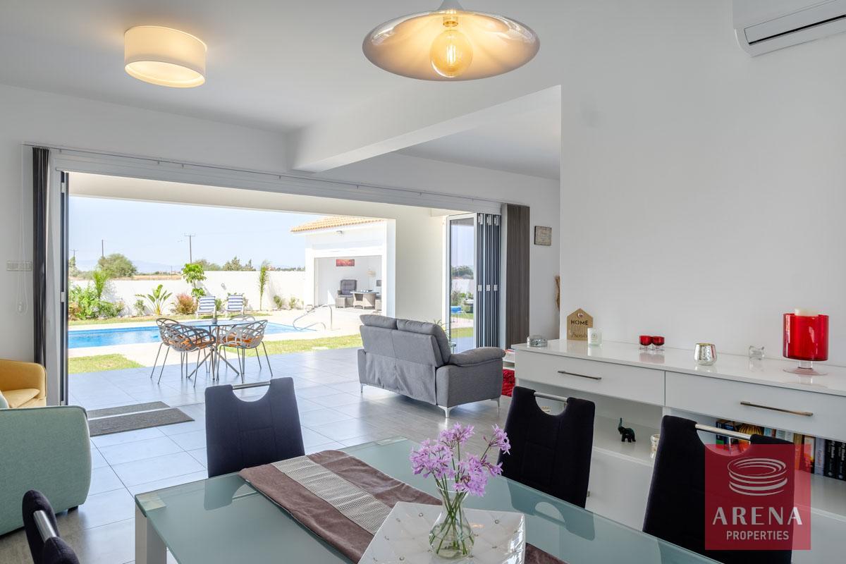 16-bungalow-vrysoulles-to-buy