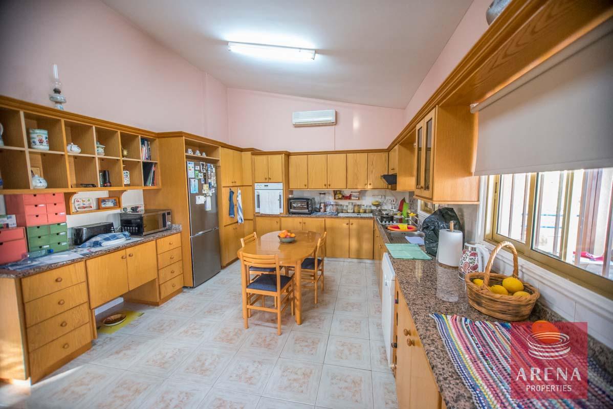16-house-for-sale-in-achna-kitchen-1