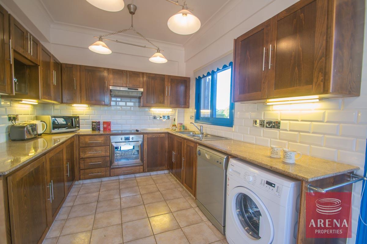 16-villa-in-ayia-thekla_1