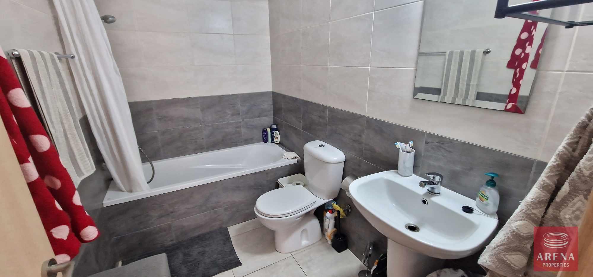 17-1-bed-apt-kapparis-7439