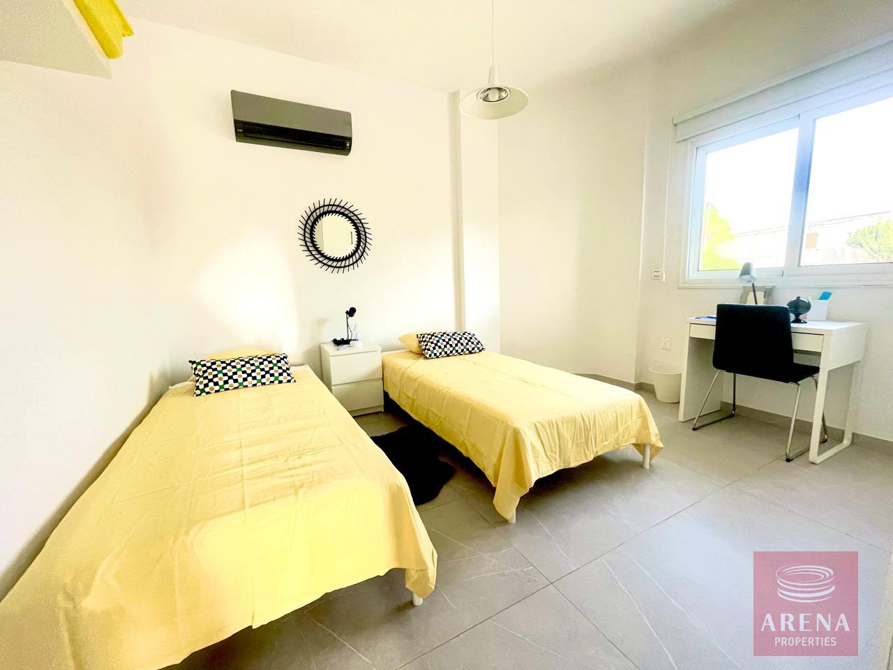 17-2-BED-APT-LIVADIA-8048-2