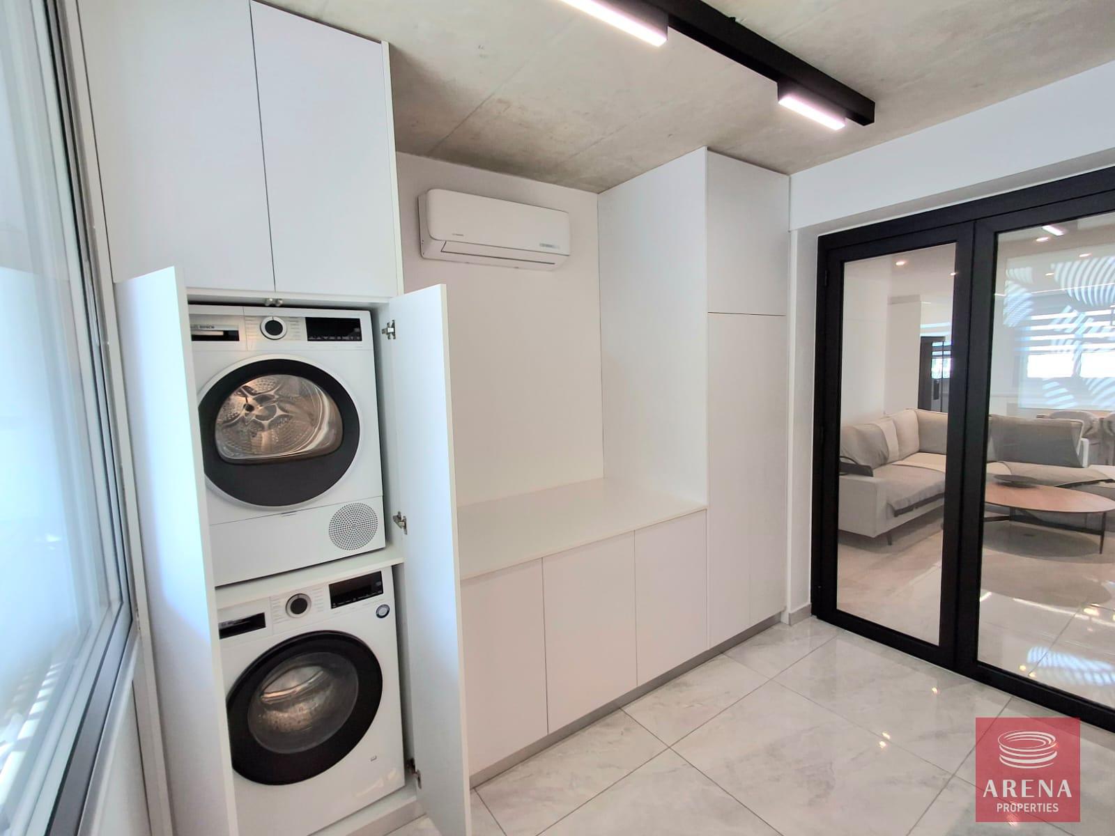 17-3-BED-PENTHOUSE-KAMARES-9082