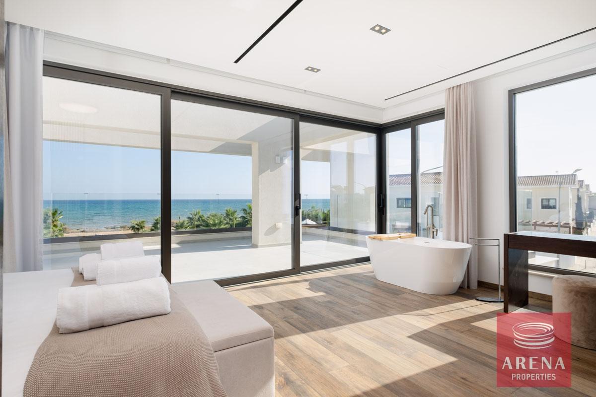 17-4-BED-VILLA-IN-AYIA-THEKLA-8950