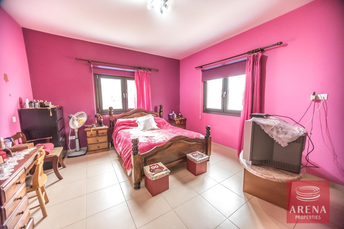 17-4-bed-bungalow-for-sale-in-sotira-bedroom