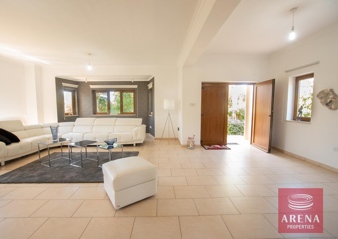 17-5-BED-villa-in-derynia-5777-5
