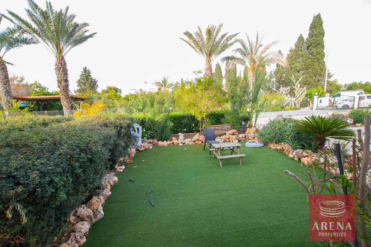 17-5-bed-villa-in-Pervolia-6045-1