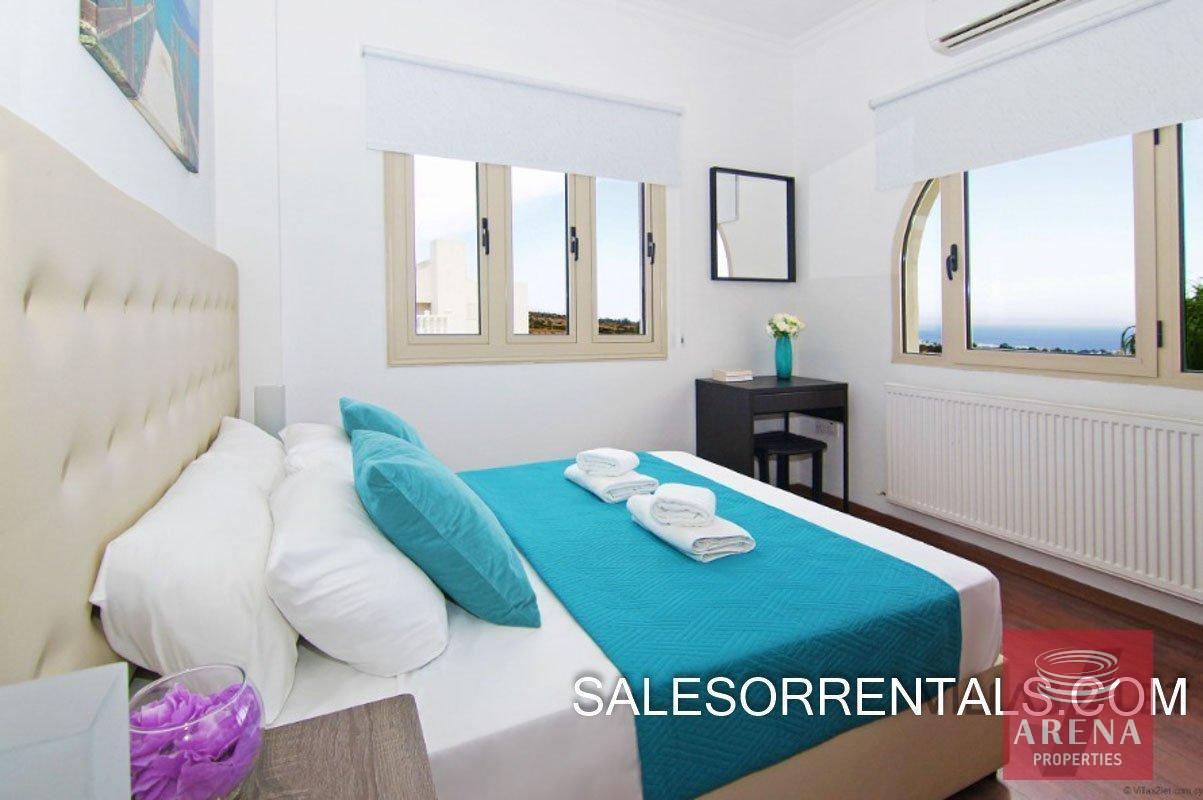 17-6-BED-villa-in-paralimni-5449