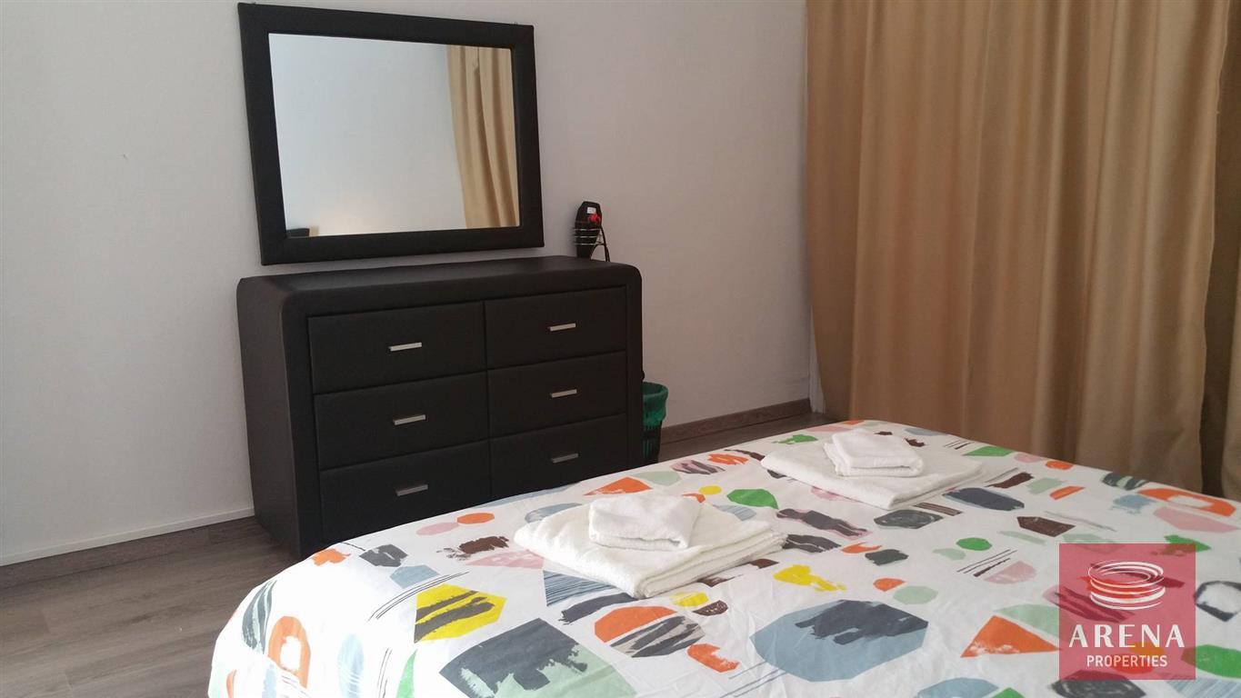 17-6-bed-villa-for-sale-in-ayia-napa-bedroom-1