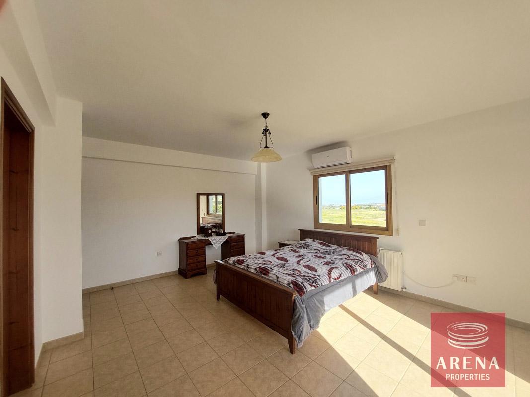 17-6-bed-villa-in-xylofagou-7278-1