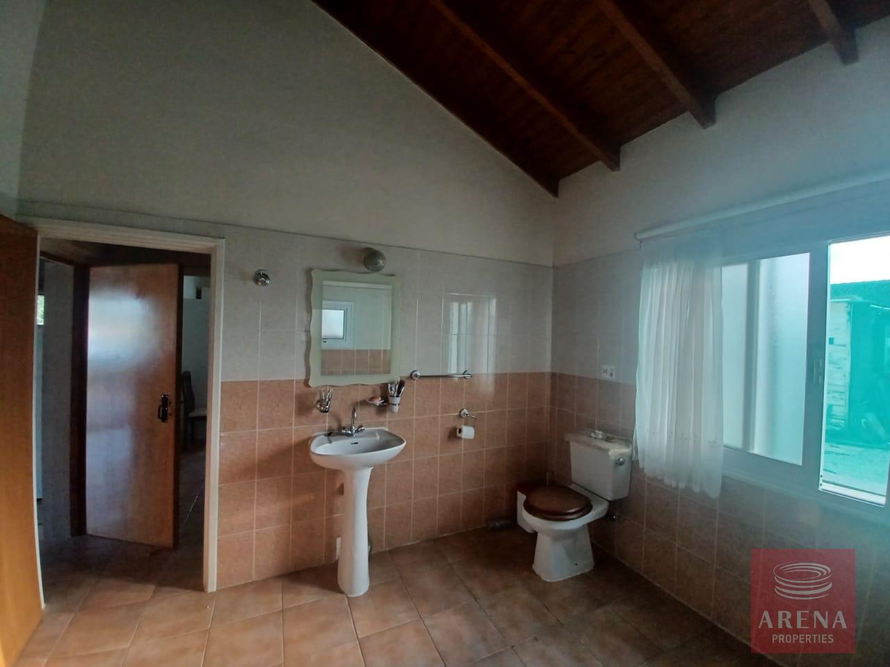 17-BUNGALOW-FOR-RENT-AVGOROU-9149-1