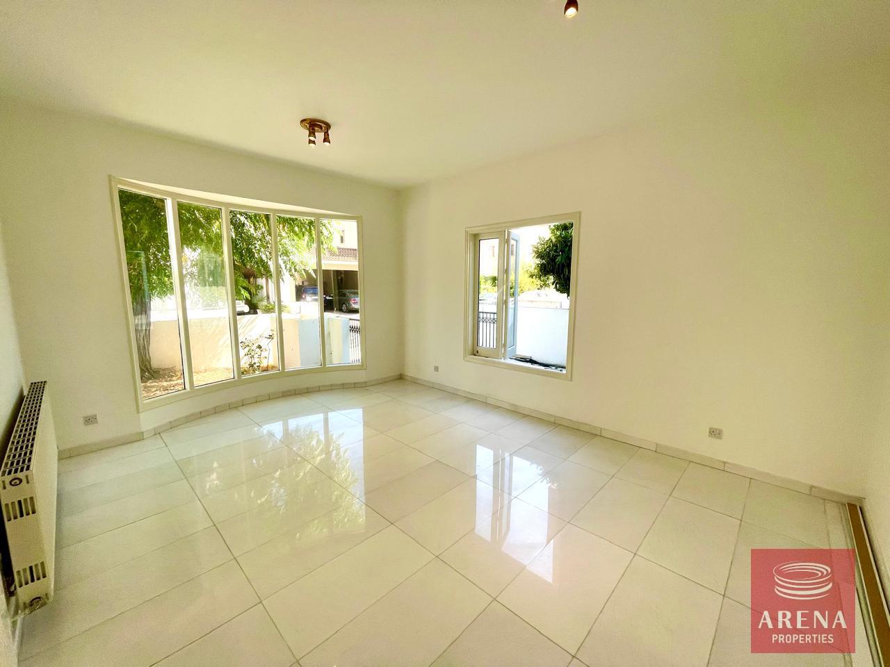 17-VILLA-IN-STROVOLOS-8730