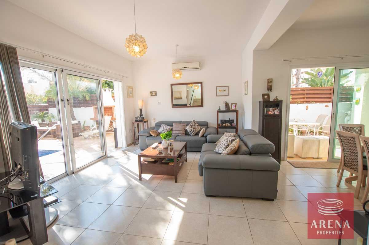 17-Villa-to-buy-in-Ayia-Triada-5946-2