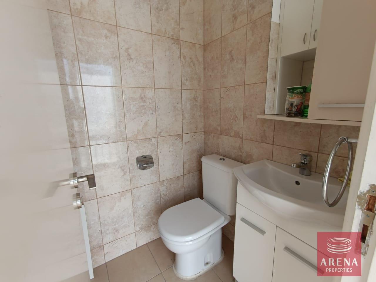 18-3-BED-APT-LARNACA-8542