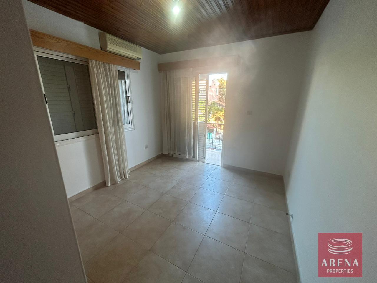 18-3-BED-HOUSE-IN-KRASA-7678