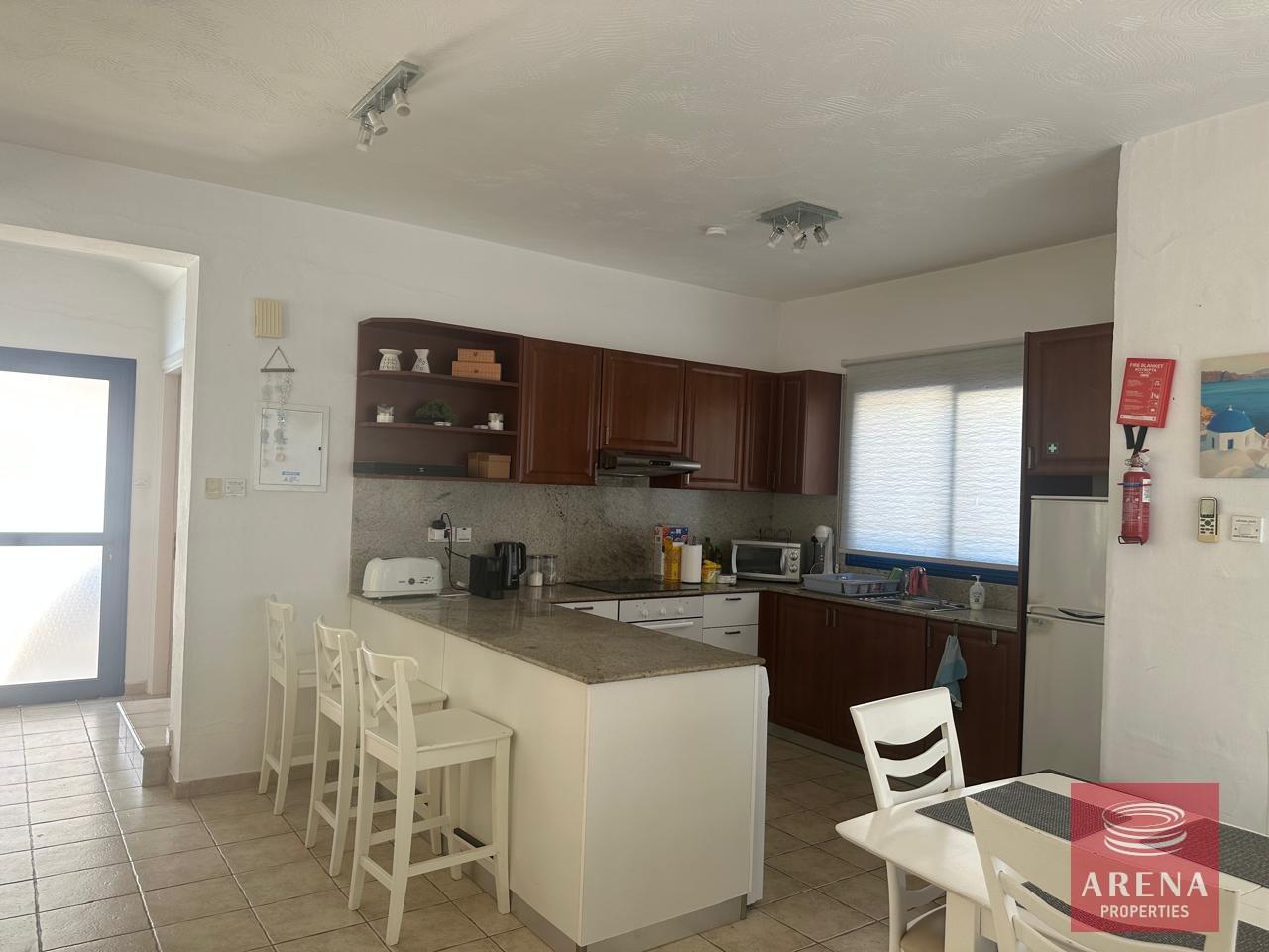 18-3-BED-VILLA-IN-AYIA-TRIADA-8083