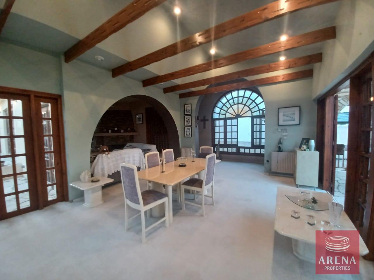 18-3-BED-VILLA-IN-PYLA-7456