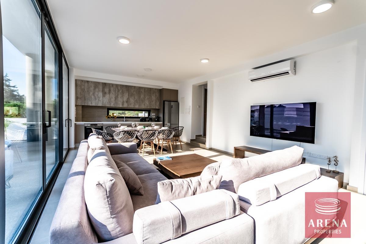 18-3-bed-villa-in-pernera-8111