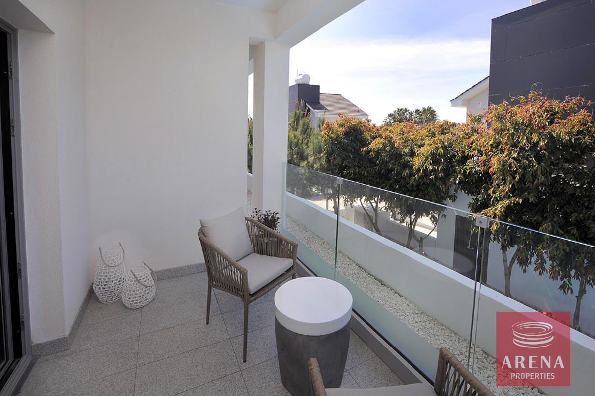 18-3-bed-villa-in-pervolia-5644-1