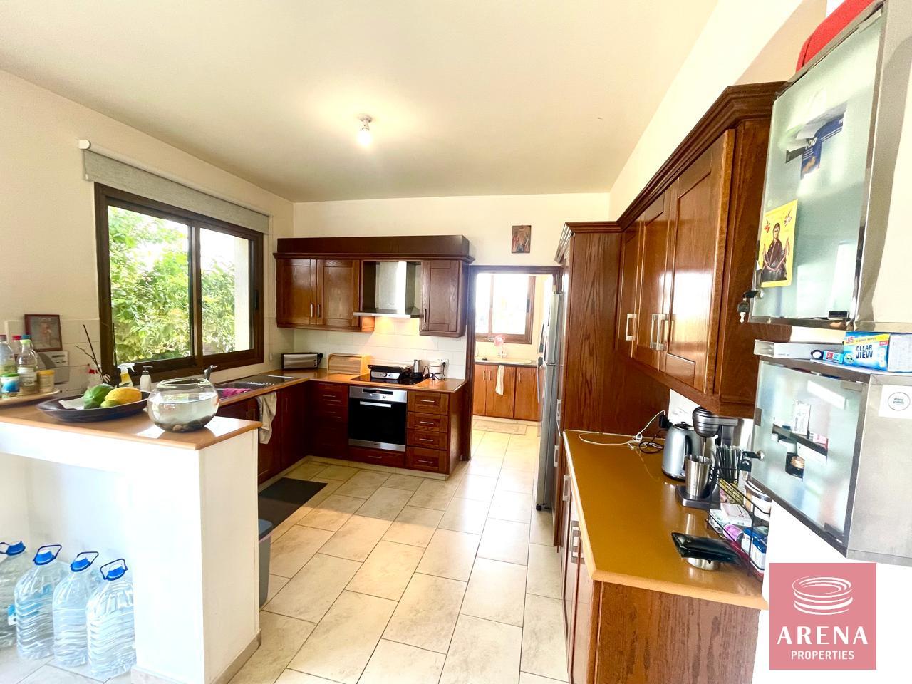 18-4-BED-VILLA-IN-KITI-8754